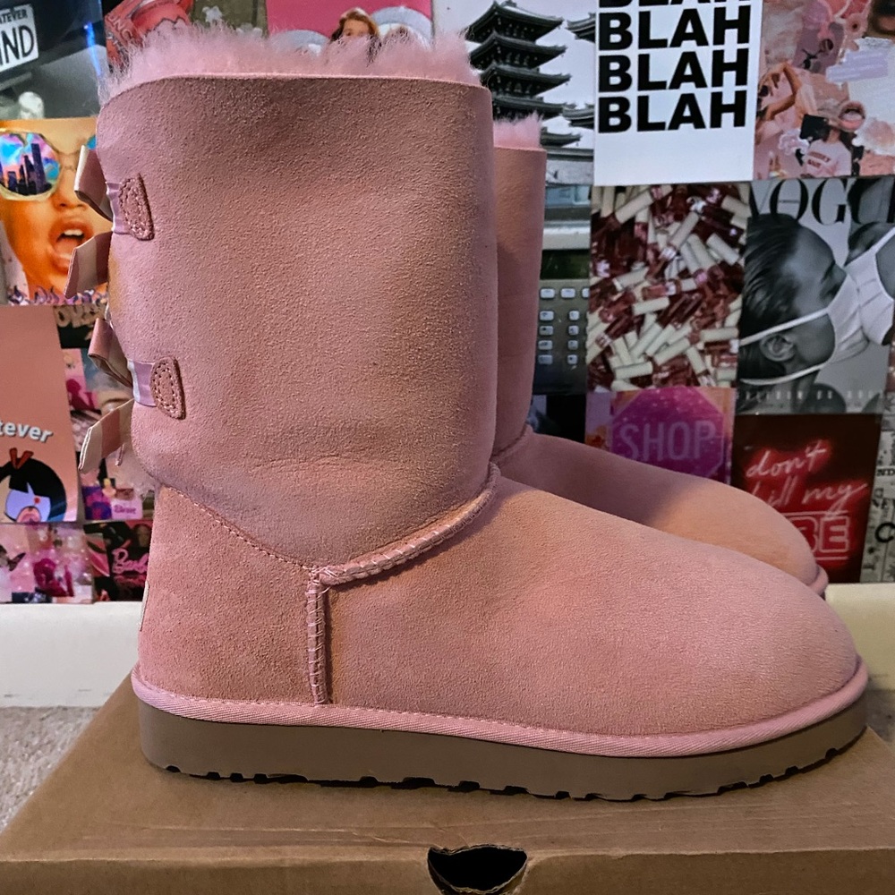 Authentic UGG Pink Striped Bailey Bows Size 10